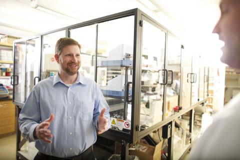 Todd Mockler talk in a lab